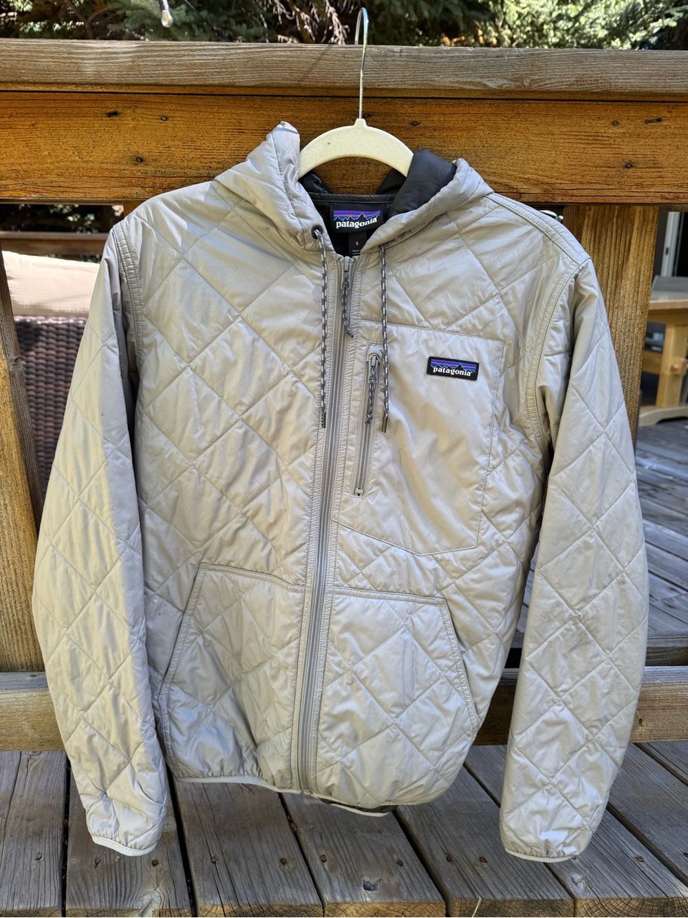 Patagonia Men’s Quilted Hooded Jacket Puffer